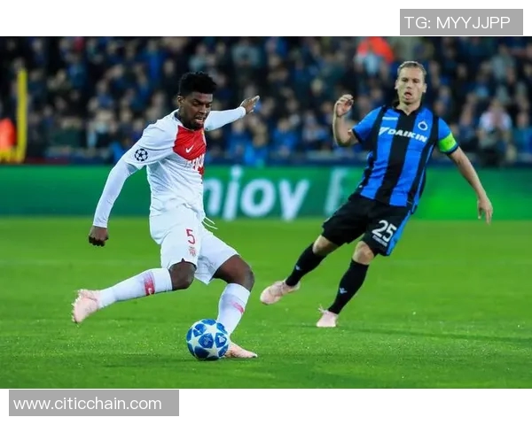 足球明星与智能机器人同场竞技展现未来足球的无限可能与激情对决 足球明星与智能机器人同场竞技展现未来足球的无限可能与激情对决