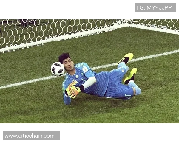 伊朗足球明星挑战英国传奇球员展现东西方足球魅力对决