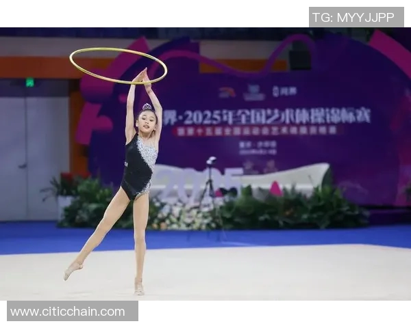 梅西与足球场上的女神们共舞展现魅力与激情的完美瞬间